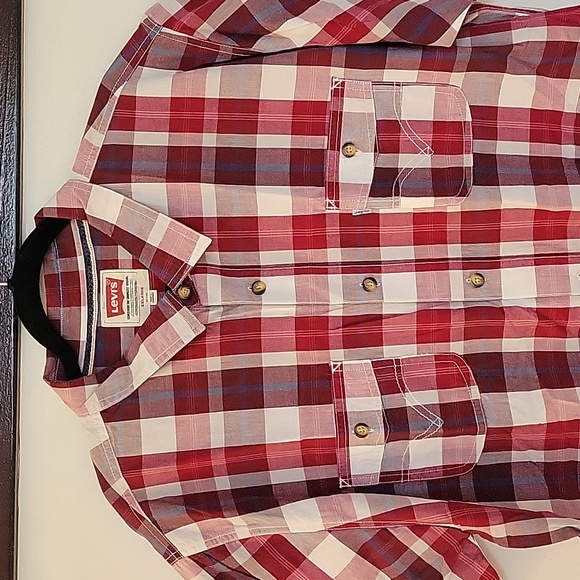 Levi's button down shirt - Picture 2 of 5